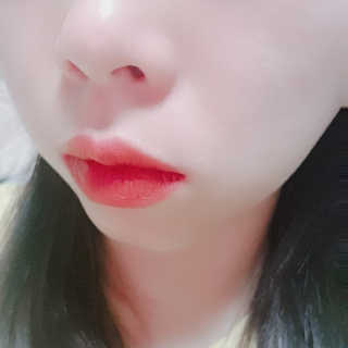[블랙루즈] 에어 핏 벨벳 틴트 시즌2 中 택1+랜덤1 — 5점을 준 리뷰어가 2018년 10월 올린 사용 사진