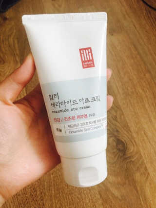 일리윤 세라마이드 아토 집중 크림 — 3.5점을 준 리뷰어가 2017년 6월 올린 사용 사진