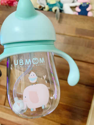 유비맘 트라이탄 코니빨대컵_컬러 랜덤 발송 — 5점을 준 리뷰어가 2020년 1월 올린 사용 사진