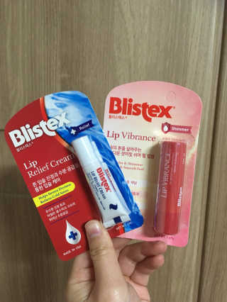 블리스텍스 립 릴리프 크림 립밤, 립 바이브런스 립밤 — 5점을 준 리뷰어가 2018년 11월 올린 사용 사진