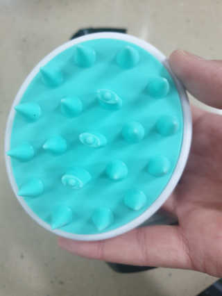 달리프 베러 퍼퓸 샴푸 1000ml 레이니데이 or 일랑로즈 — 5점을 준 리뷰어가 2020년 1월 올린 사용 사진