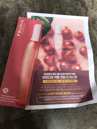 [후르디아] 주름 개선 기능성-석류 크림 미스트 — 5점을 준 리뷰어가 2020년 1월 올린 사용 사진