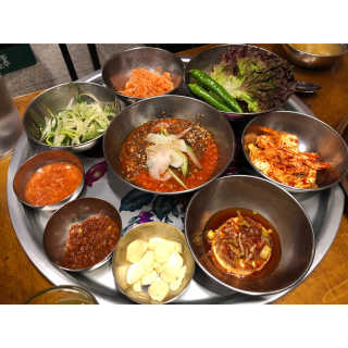 [동네맛집족발] 4개 족발 중 택1 — 4.5점을 준 리뷰어가 2020년 1월 올린 사용 사진