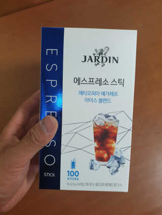 (주)쟈뎅 [쟈뎅] 에스프레소스틱 아이스블렌드 — 5점을 준 리뷰어가 2019년 5월 올린 사용 사진