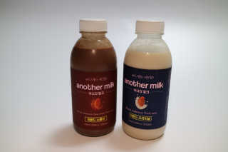 식사대용 아몬드밀크 어나더밀크 500ml X 2병 — 5점을 준 리뷰어가 2018년 9월 올린 사용 사진