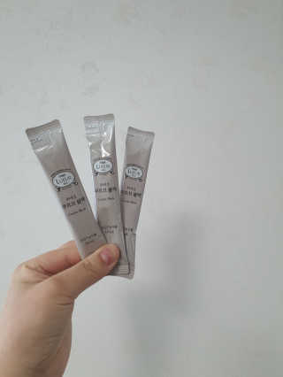 [하우투잇] 뤼에르 쿠르브 블랙 10ml x 30포 총 300ml — 4점을 준 리뷰어가 2020년 3월 올린 사용 사진