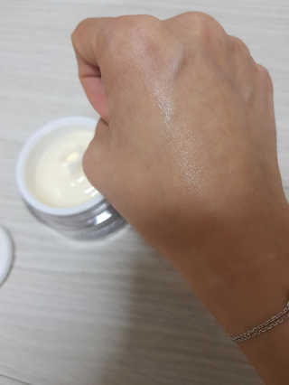 카미안느 프랑스콜라겐크림 — 4.5점을 준 리뷰어가 2018년 4월 올린 사용 사진