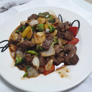 푸드어셈블 갈릭찹스테이크 밀키트 — 5점을 준 리뷰어가 2019년 11월 올린 사용 사진