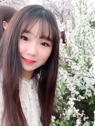 라로슈포제 유비데아 XL 톤업 라이트 크림 — 5점을 준 리뷰어가 2018년 4월 올린 사용 사진