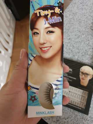피카소 밍크래쉬속눈썹 1종 + 내추럴속눈썹 1종 랜덤증정 — 5점을 준 리뷰어가 2019년 9월 올린 사용 사진