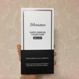 JM솔루션 물광 볼륨 파워 스페셜 — 4.5점을 준 리뷰어가 2018년 12월 올린 사용 사진