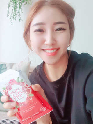 프롬바이오 오직 석류만 [그대로100 석류즙] 하루 1포로 건강하게 — 5점을 준 리뷰어가 2019년 9월 올린 사용 사진