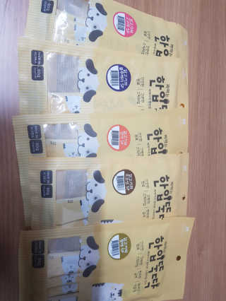 [펫토리아] 강아지,고양이겸용 짜먹는 한입뚝딱 — 5점을 준 리뷰어가 2019년 2월 올린 사용 사진