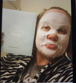 아이뽀 모든 피부 타입을위한 AIPPO Expert Hydrating Mask — 3.67점을 준 리뷰어가 2018년 2월 올린 사용 사진