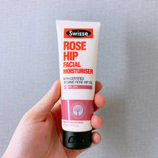 SWISSE 스위스 로즈힙 페이셜 모이스처라이저 로션 — 5점을 준 리뷰어가 2019년 12월 올린 사용 사진