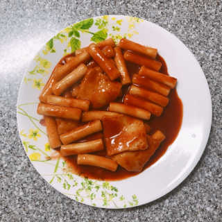 두번째 국떡 국가대표 떡볶이 1팩 + 영미칩 2봉 증정 — 5점을 준 리뷰어가 2019년 2월 올린 사용 사진