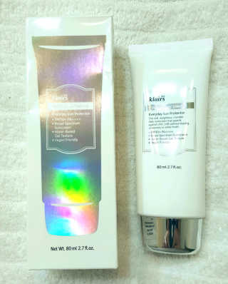 소프트 에어리 UV 에센스 SPF 50 PA ++++ — 5점을 준 리뷰어가 2019년 4월 올린 사용 사진