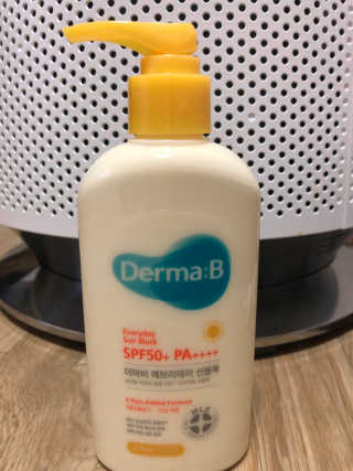 더마비 에브리데이 선블록 SPF50+ PA++++ — 5점을 준 리뷰어가 2019년 4월 올린 사용 사진