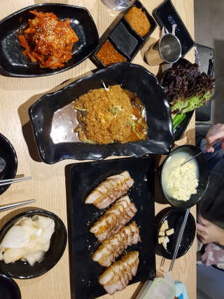 [하영족발과보쌈 강서구청점] 족발中 2인세트 — 5점을 준 리뷰어가 2019년 3월 올린 사용 사진