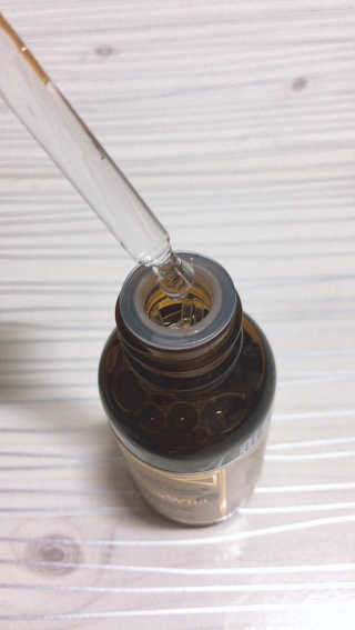 [스킨큐어] 산다화 비타민C 화이트닝 에센스 30ml — 4.5점을 준 리뷰어가 2019년 6월 올린 사용 사진