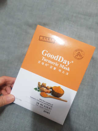 GoodDay Skincare GoodDay 강황 마스크 — 5점을 준 리뷰어가 2019년 6월 올린 사용 사진