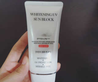 지고트 화이트닝 유브이 썬블럭 크림 70ml,1+1 — 5점을 준 리뷰어가 2019년 8월 올린 사용 사진