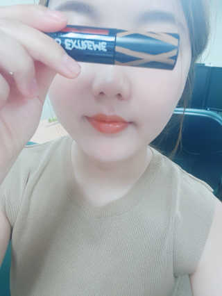 터치인솔 고 익스트림 하이 데피니션 립 락커 — 5점을 준 리뷰어가 2018년 8월 올린 사용 사진