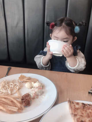 [미스터피자_대학로점] 뷔페 2인 이용권 — 5점을 준 리뷰어가 2019년 1월 올린 사용 사진