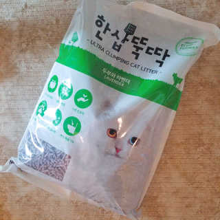 [펫토리아] BEST 고양이두부모래 6L 한삽뚝딱 — 4점을 준 리뷰어가 2019년 2월 올린 사용 사진