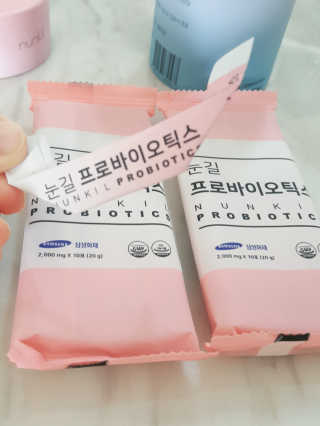 눈길 프로바이오틱스 눈길 콜라겐 프로바이오틱스 — 5점을 준 리뷰어가 2019년 11월 올린 사용 사진