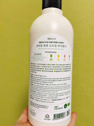 (주)에네스티 내추럴 촉촉  오트밀 바디워시 500ml — 5점을 준 리뷰어가 2020년 1월 올린 사용 사진