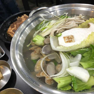 [두툼갈비] 두툼갈비 2인분 + 매콤치즈버섯 set — 4.67점을 준 리뷰어가 2018년 11월 올린 사용 사진
