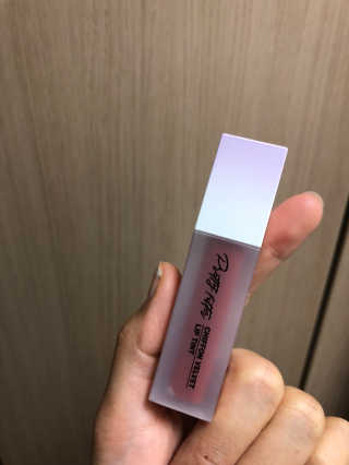 터치인솔 프리티필터 쉬폰 벨벳 립틴트 — 4.67점을 준 리뷰어가 2018년 10월 올린 사용 사진
