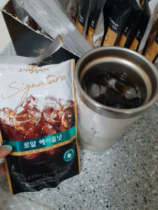 (주)쟈뎅 쟈뎅 시그니처 블랙, 헤이즐넛 230ml — 3.33점을 준 리뷰어가 2018년 6월 올린 사용 사진