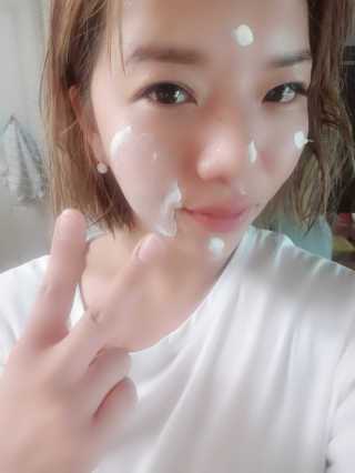 [후르디아] 혼합자차 선 에센스+톤업 선크림 2종 — 2점을 준 리뷰어가 2019년 5월 올린 사용 사진