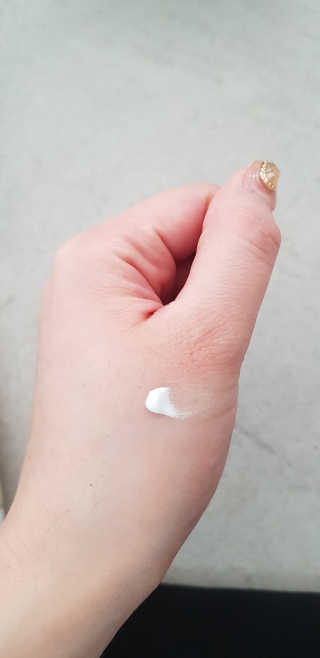 메이메리 쓰리이펙츠 모이스처 톤업크림 50ml — 3점을 준 리뷰어가 2020년 1월 올린 사용 사진