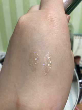 [블랙루즈] 펄블리 아이 글리터 2종 — 3.5점을 준 리뷰어가 2019년 1월 올린 사용 사진