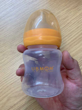 유비맘 신생아젖병 120ml 트리플팩_ 젖꼭지 포함 — 3.5점을 준 리뷰어가 2020년 3월 올린 사용 사진