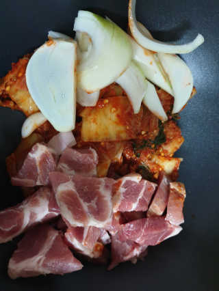 땡땡쿡 더실비김치찌개 2인분 710g 라면사리 포함 — 3점을 준 리뷰어가 2020년 1월 올린 사용 사진