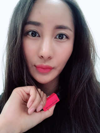 우드버리 울트라 에이치디 스무디 벨벳 틴트 — 5점을 준 리뷰어가 2019년 6월 올린 사용 사진