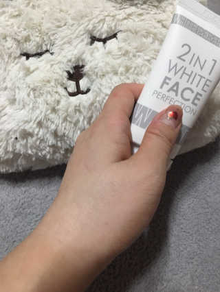 피움 스킨바리스타 2in1 화이트 페이스 퍼펙션 50ml — 4.17점을 준 리뷰어가 2018년 10월 올린 사용 사진