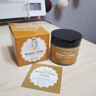 지고트 마유 모이스처 크림 70ml — 5점을 준 리뷰어가 2019년 5월 올린 사용 사진