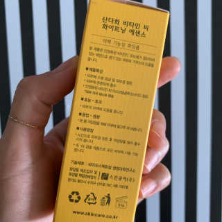 [스킨큐어] 산다화 비타민C 화이트닝 에센스 30ml — 5점을 준 리뷰어가 2019년 7월 올린 사용 사진