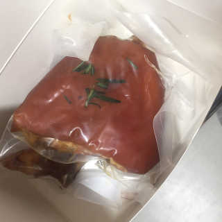 행복먹거리공작소 맥족. 맥주에 빠진 족발 550g + 마늘소스 70g — 5점을 준 리뷰어가 2020년 3월 올린 사용 사진