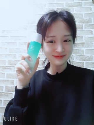 오지아이 워터 밤 모이스처 스킨 에센스 180ml — 5점을 준 리뷰어가 2019년 12월 올린 사용 사진