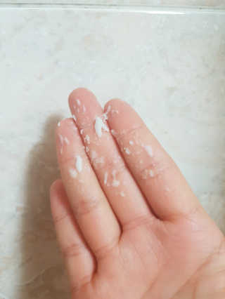 땡큐파머 백 투 아이슬란드 필링 크림 — 1.5점을 준 리뷰어가 2018년 4월 올린 사용 사진