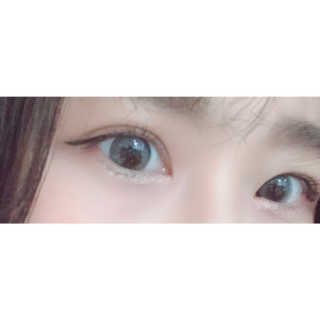 [블랙루즈] 펄블리 아이 글리터 2종 — 5점을 준 리뷰어가 2019년 1월 올린 사용 사진