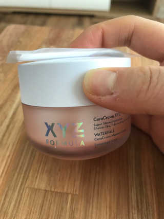 XYZ FORMULA 워터폴 라인 세라크라운 메모리 크림 — 4.33점을 준 리뷰어가 2018년 3월 올린 사용 사진