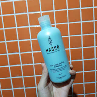 셀리본 하수오 내츄럴 프리벤션 탈모관리 샴푸 300ml — 5점을 준 리뷰어가 2019년 11월 올린 사용 사진