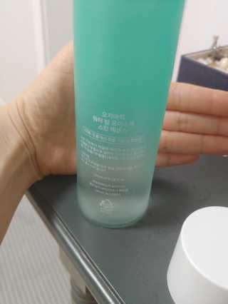 오지아이 워터 밤 모이스처 스킨 에센스 180ml — 4점을 준 리뷰어가 2019년 12월 올린 사용 사진